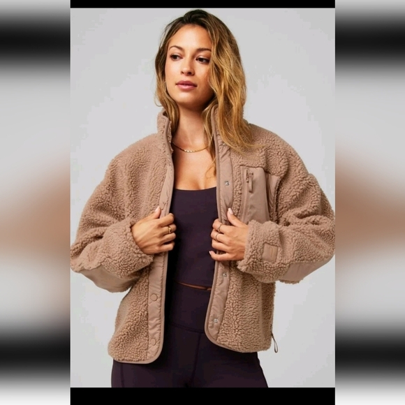 Fabletics Womens Tan Teddy Jacket In Waffle Cone XL - Picture 1 of 16